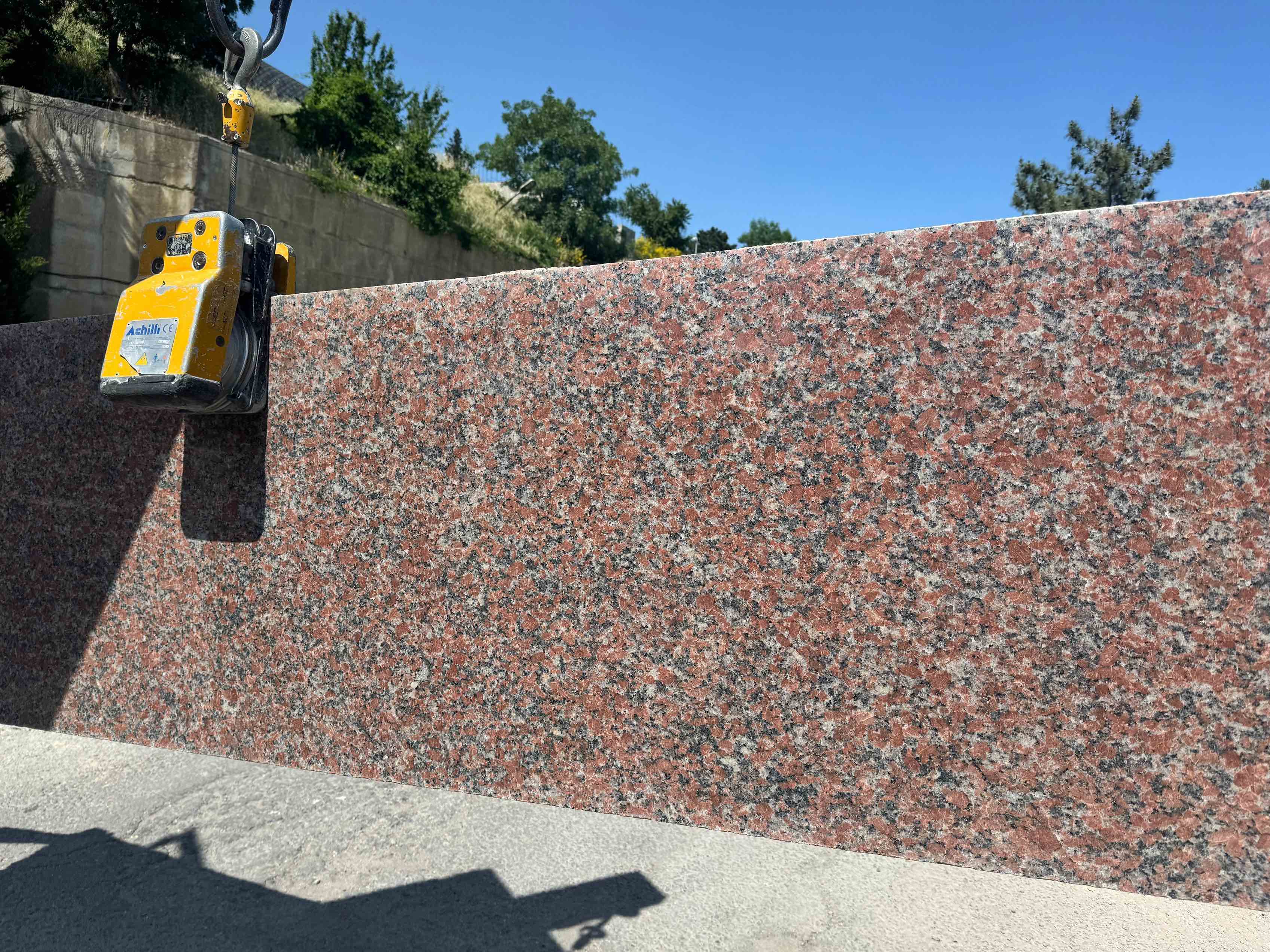 красный гранит